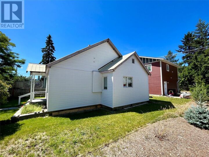 Property Photo: 304 7th Avenue Northwest BC V0G 1R0