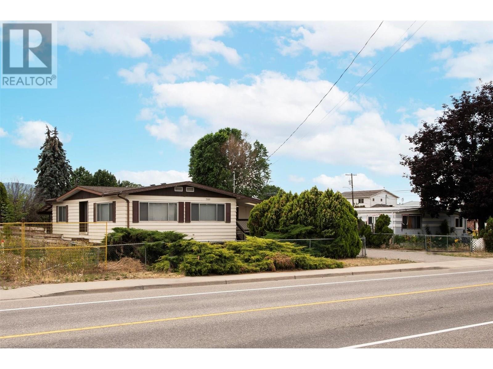 Photo de la propriété: 785 McCurdy Road BC V1X 2P8