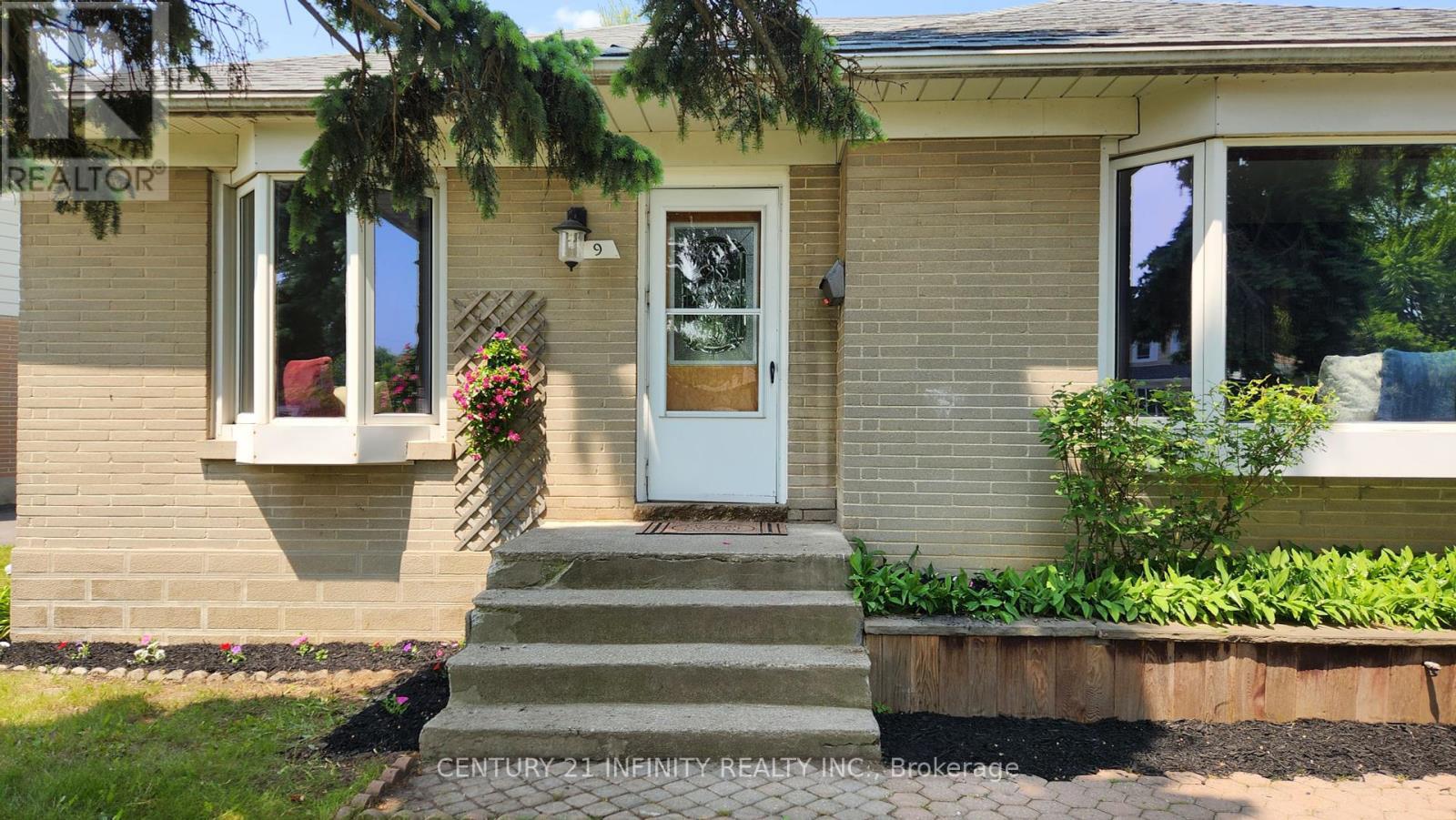9 Forest Road  Ajax (South East) ON L1S 2N2 photo