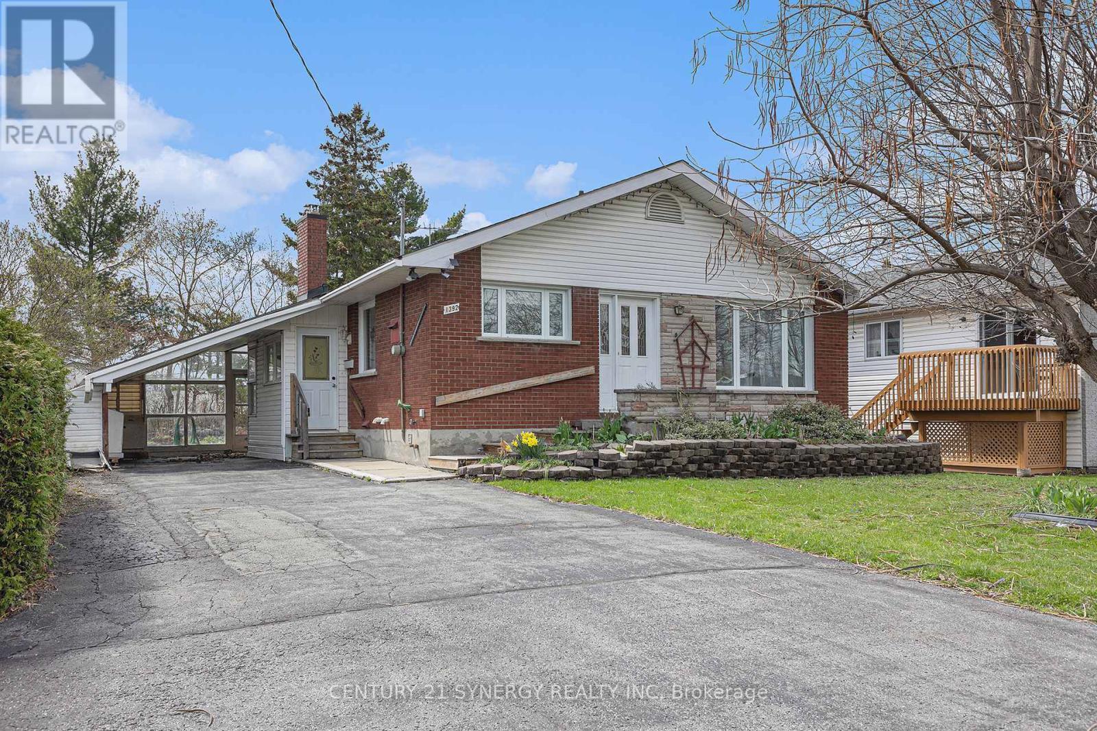 1392 Aurele Street  Ottawa ON K1B 3L3 photo