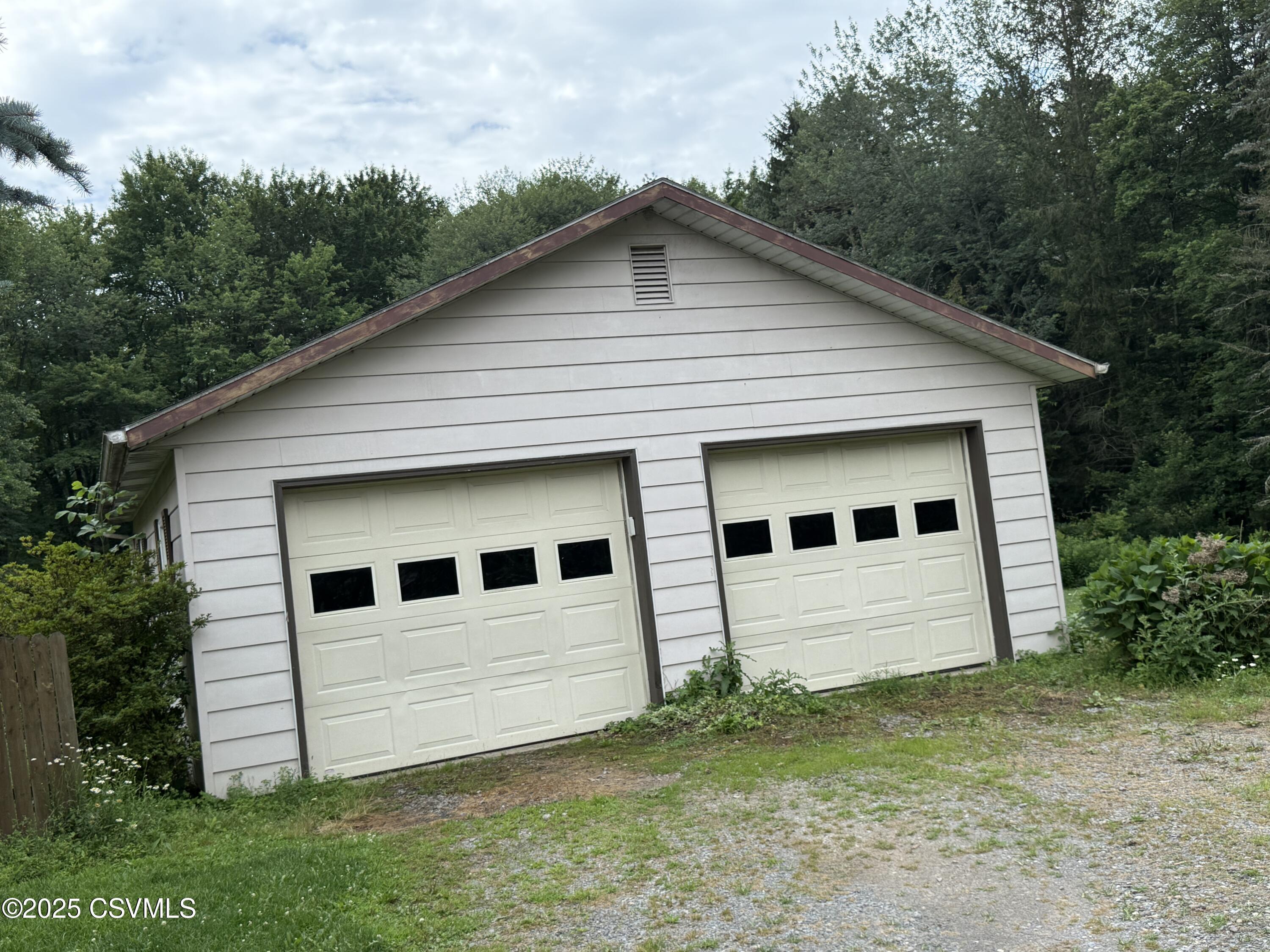 Property Photo: 25 Wolfe Road PA 18635