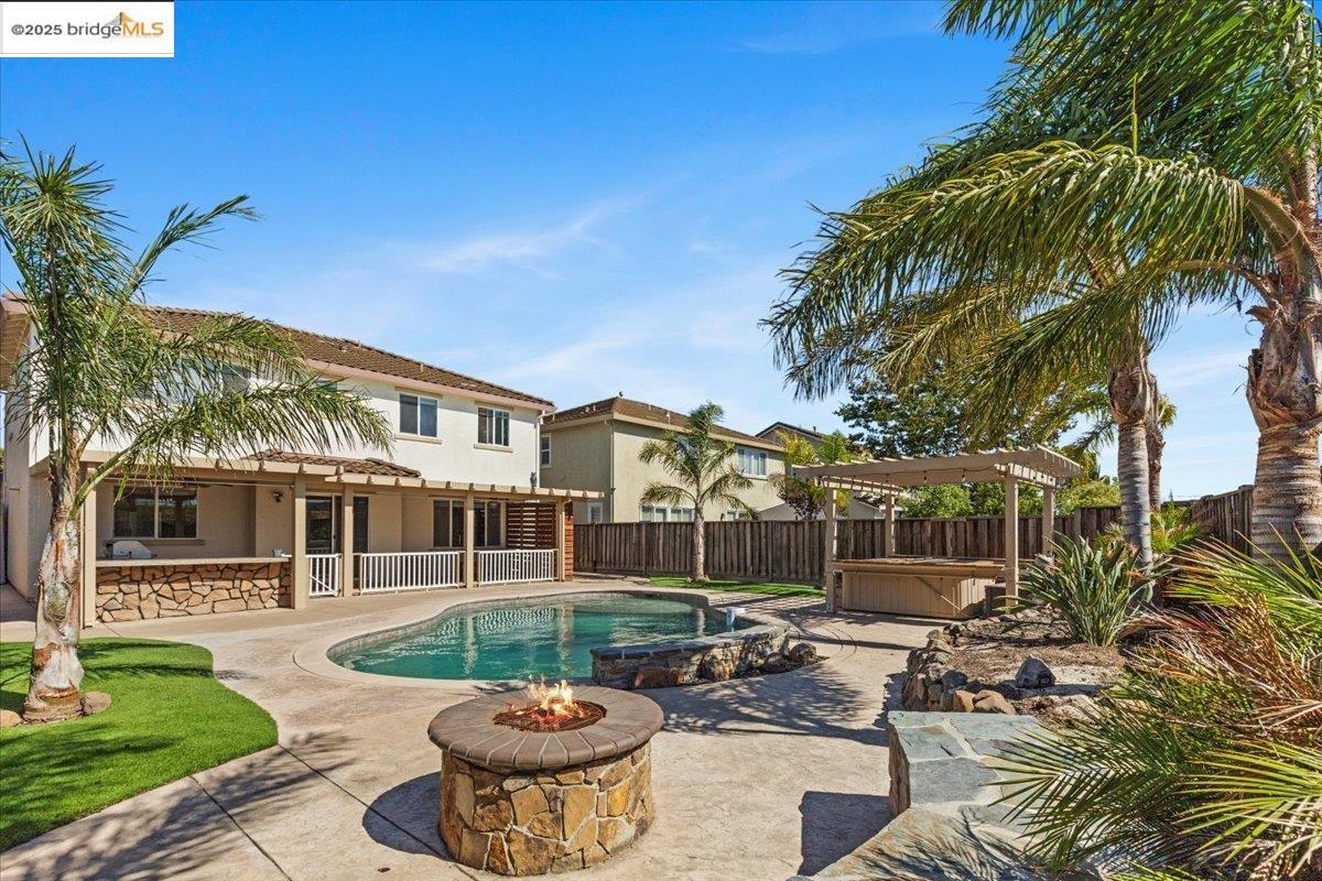 Property Photo: 1671 Sycamore Dr CA 94561