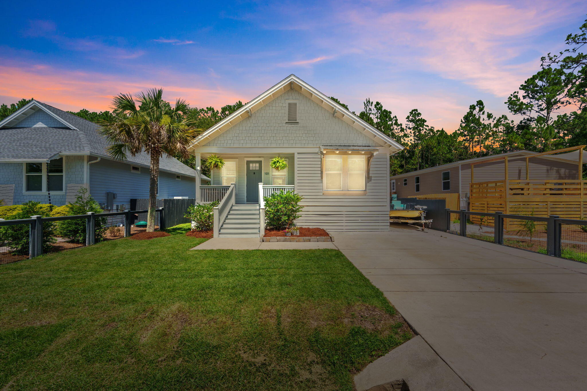 Property Photo:  101 N 6th Street  FL 32459 