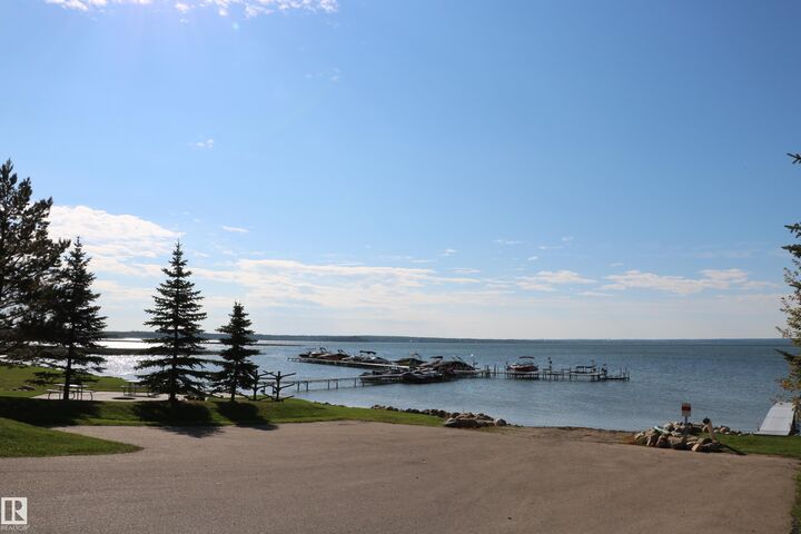 Property Photo: 617 55101 Ste Anne Trail AB T0E 1A1