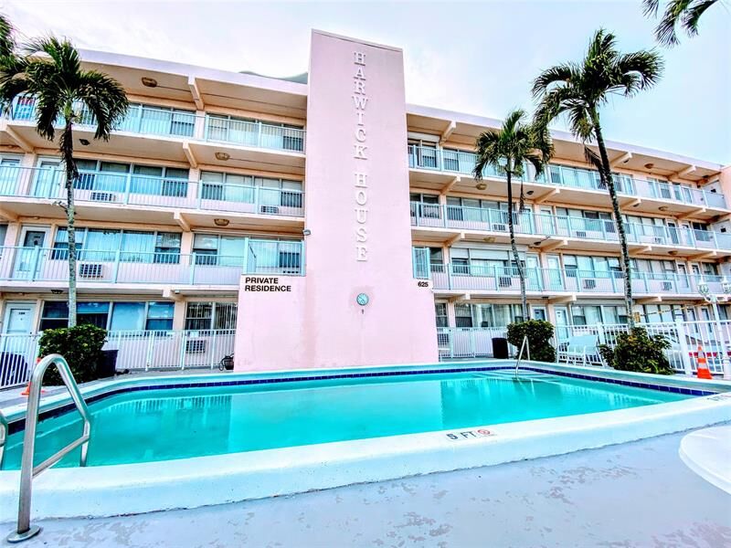 Property Photo:  625 Antioch Ave 305  FL 33304 