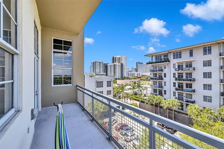 Property Photo: 434 NW 1st Ave 501 FL 33301