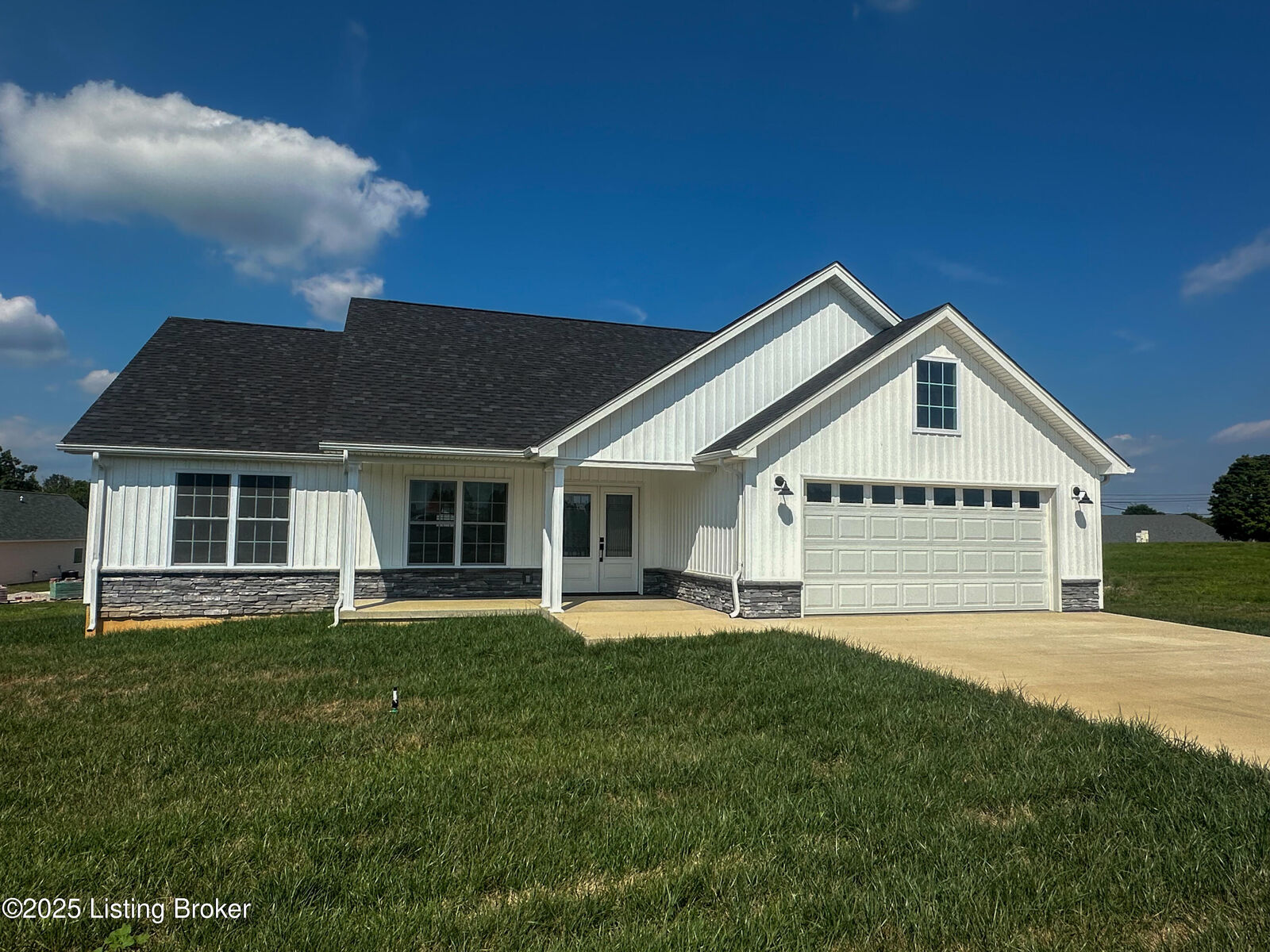 Property Photo:  333 Paige Meredith Pkwy  KY 40108 