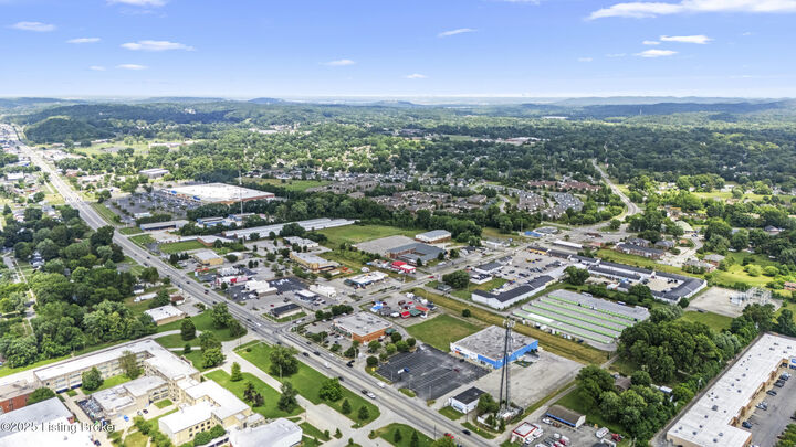 Property Photo: 5404 Vesper Ln KY 40272