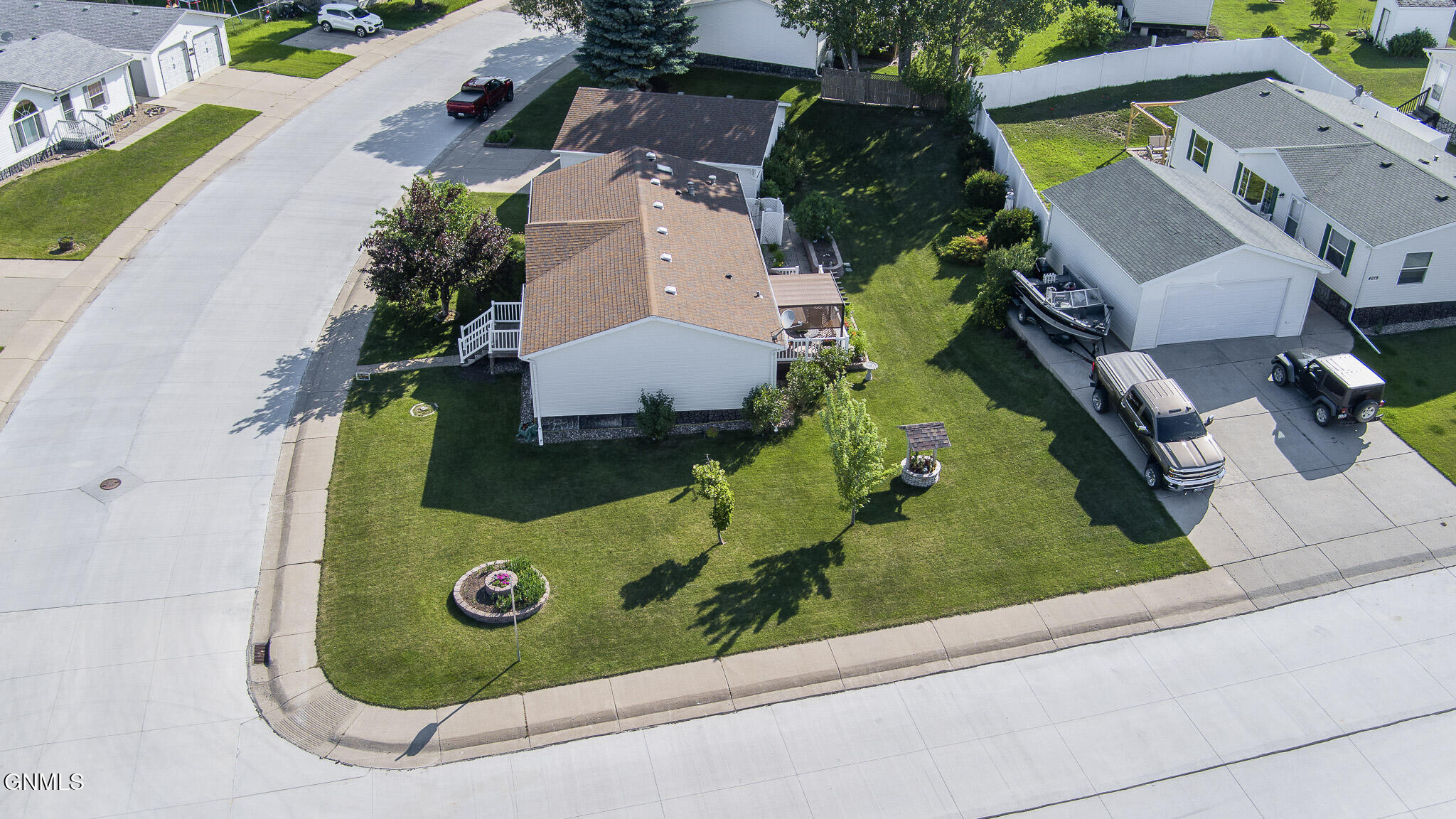Property Photo: 1703 N Valley Loop ND 58503