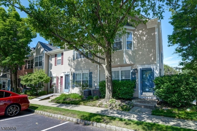 Property Photo: 2082 Drake Ct NJ 07430