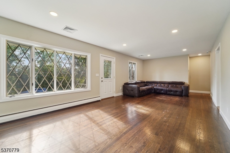 Property Photo: 33 Seneca Trl NJ 07470
