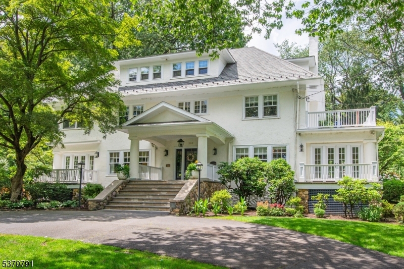 297 Morris Ave  Mountain Lakes Boro NJ 07046 photo