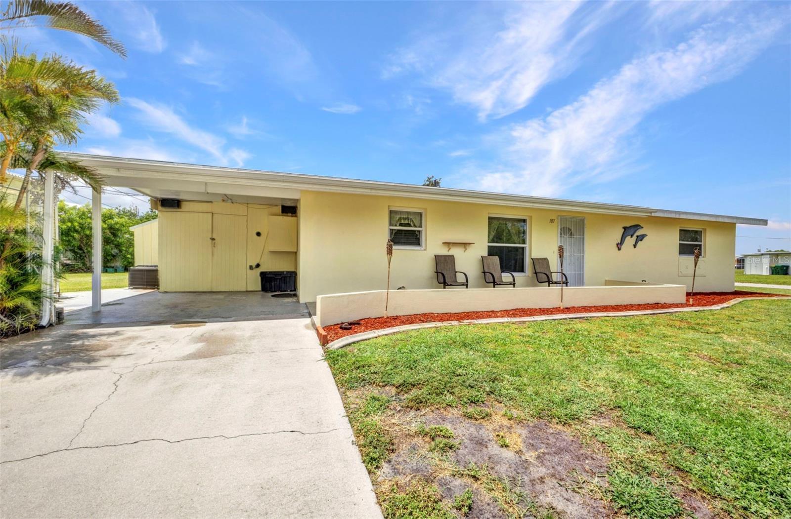 Property Photo:  187 Walnut Avenue NW  FL 33952 