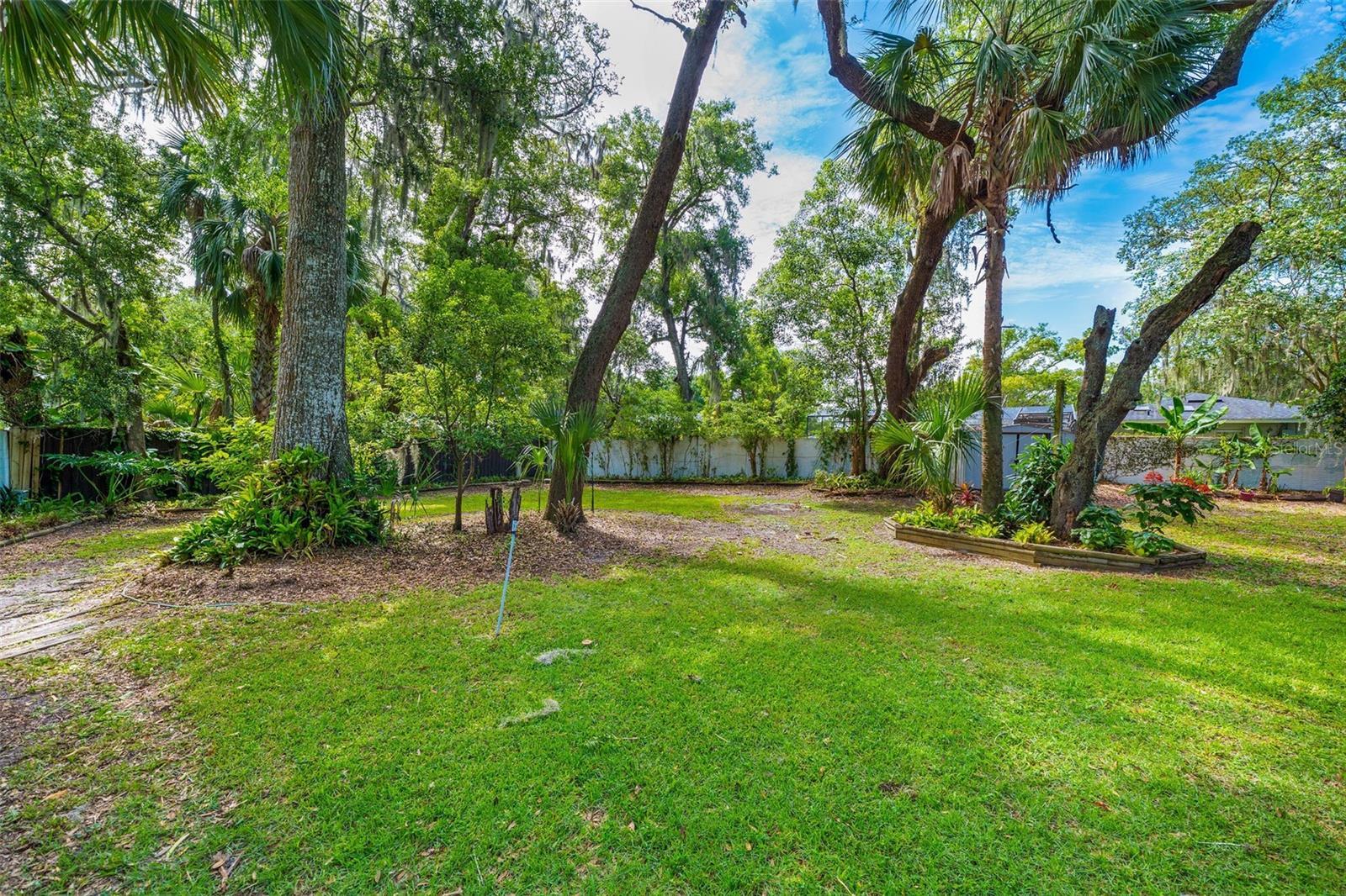 Property Photo: 102 Aimee Place FL 32750