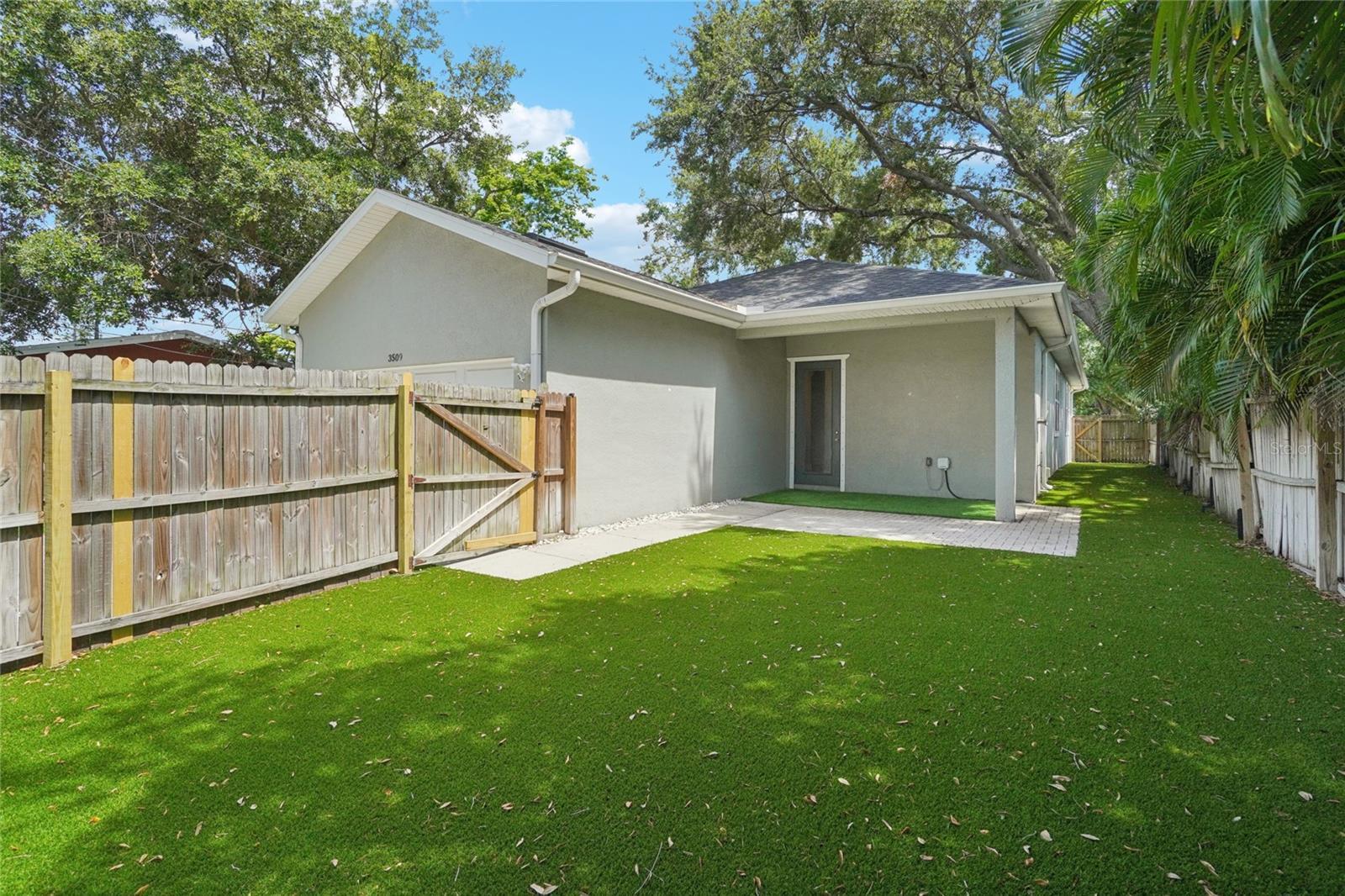 Property Photo: 3509 4th Avenue N FL 33713