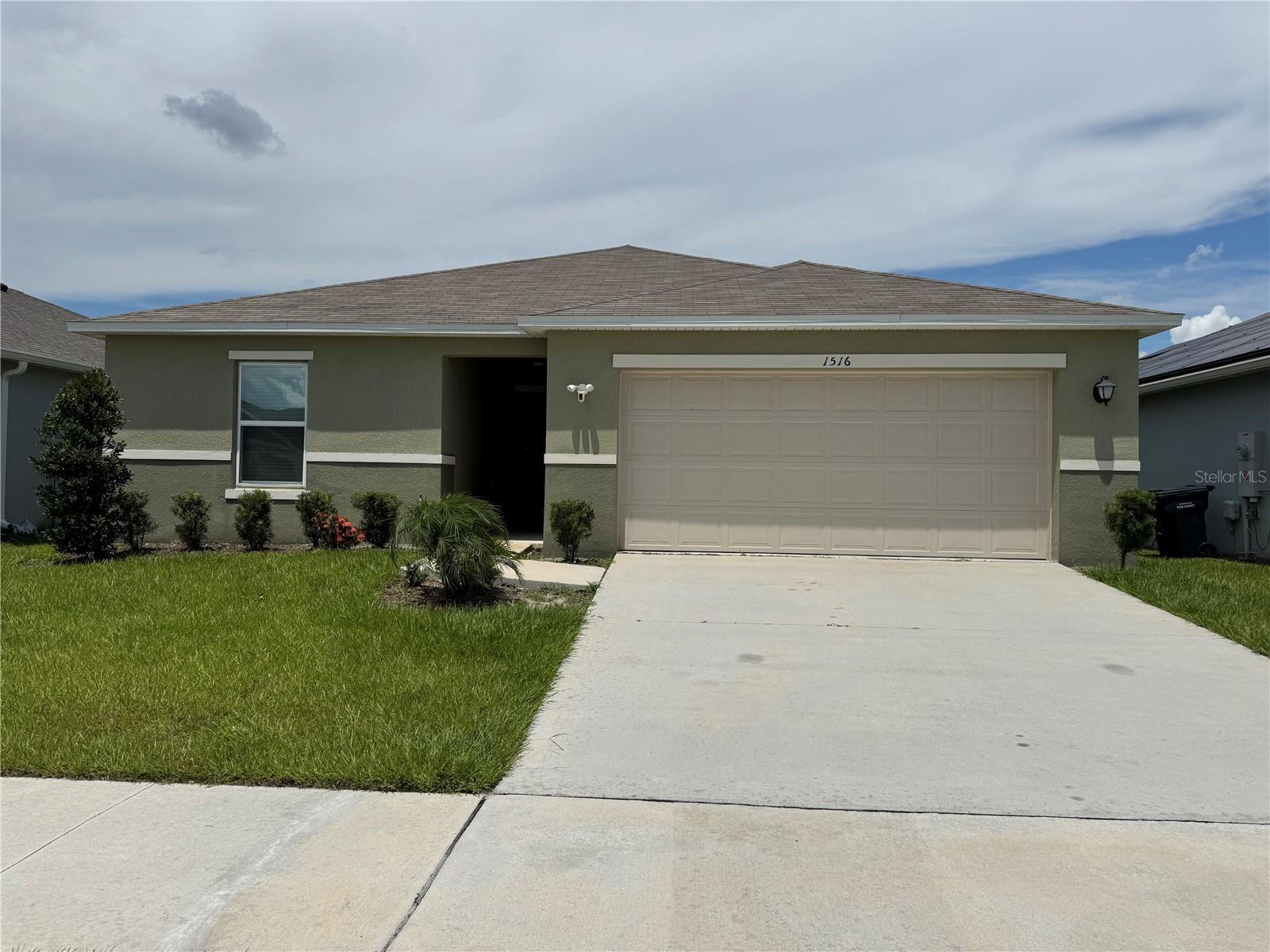 Property Photo: 1516 Mattie Pointe Place FL 33823