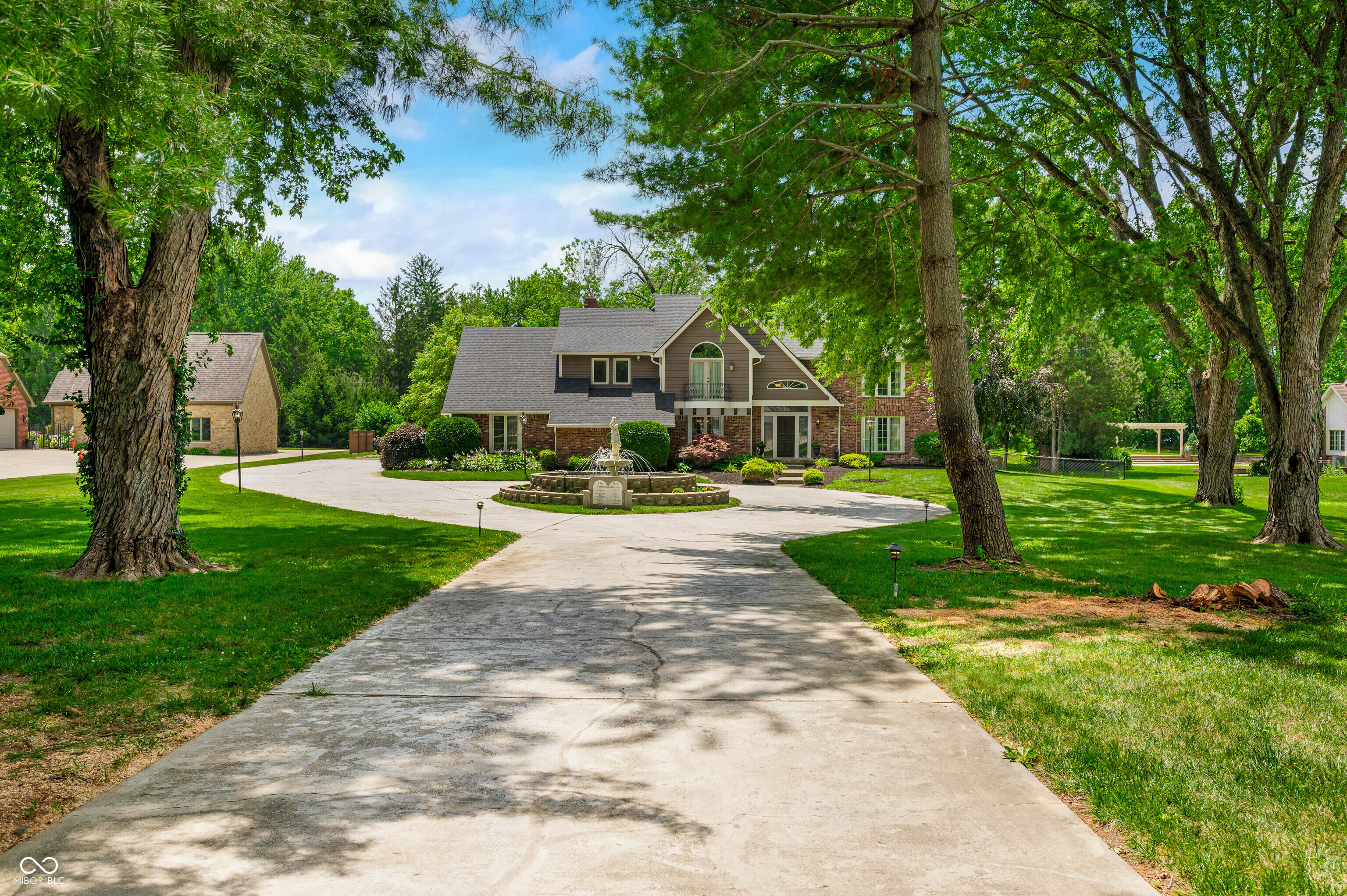 115 Jordan Road  Indianapolis IN 46217 photo