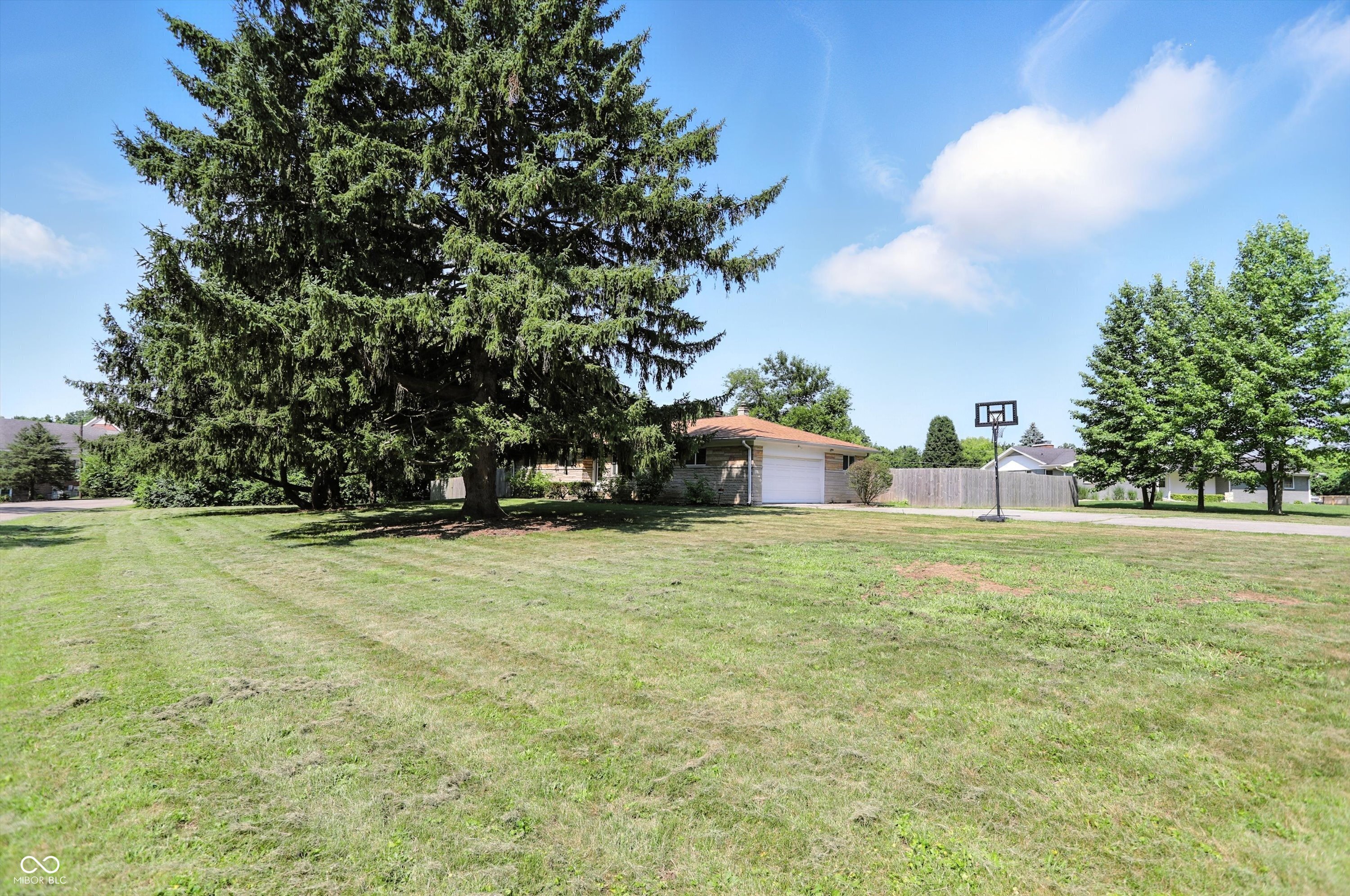 Property Photo: 3056 Meeting House Lane IN 46222