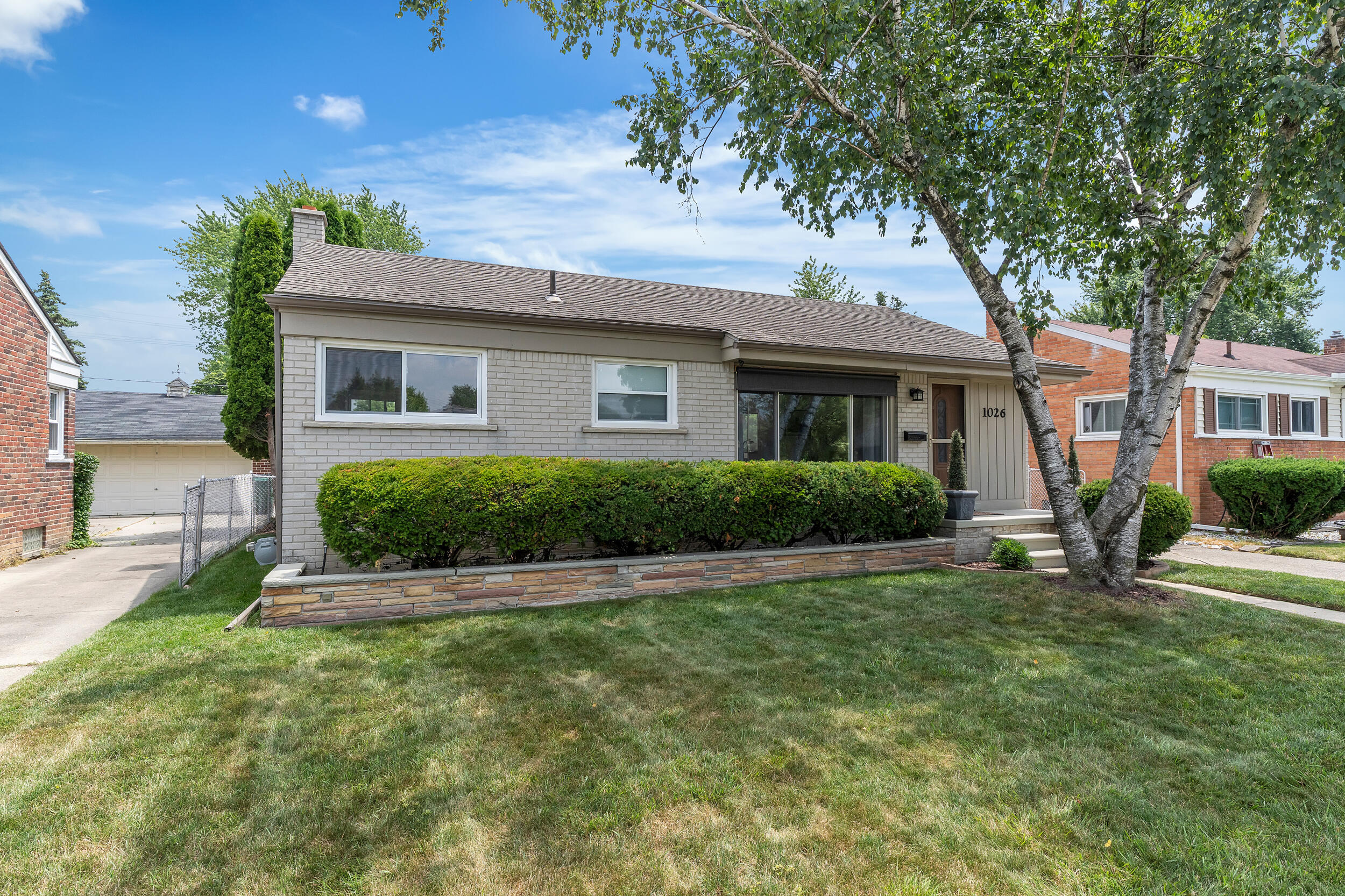 Property Photo: 1026 Cardwell Street MI 48135