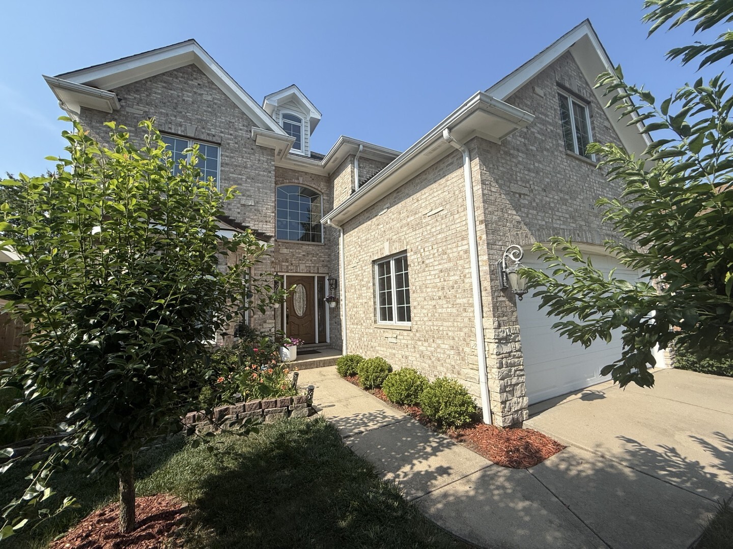 114 E 56th Street  Westmont IL 60559 photo