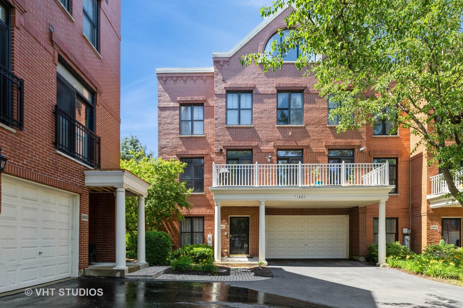 Property Photo: 1867 Admiral Court IL 60026