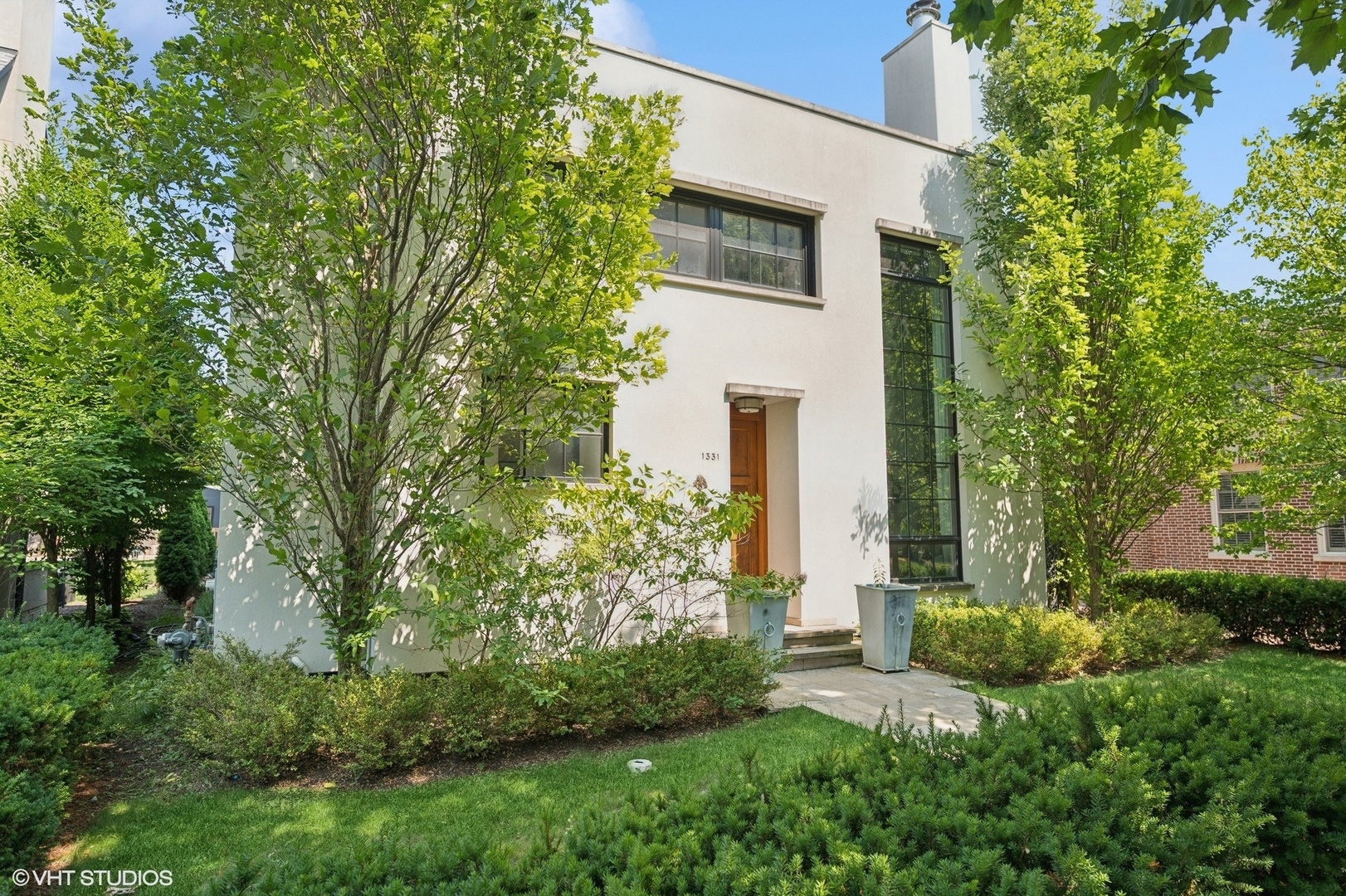 Property Photo: 1331 Asbury Avenue IL 60201