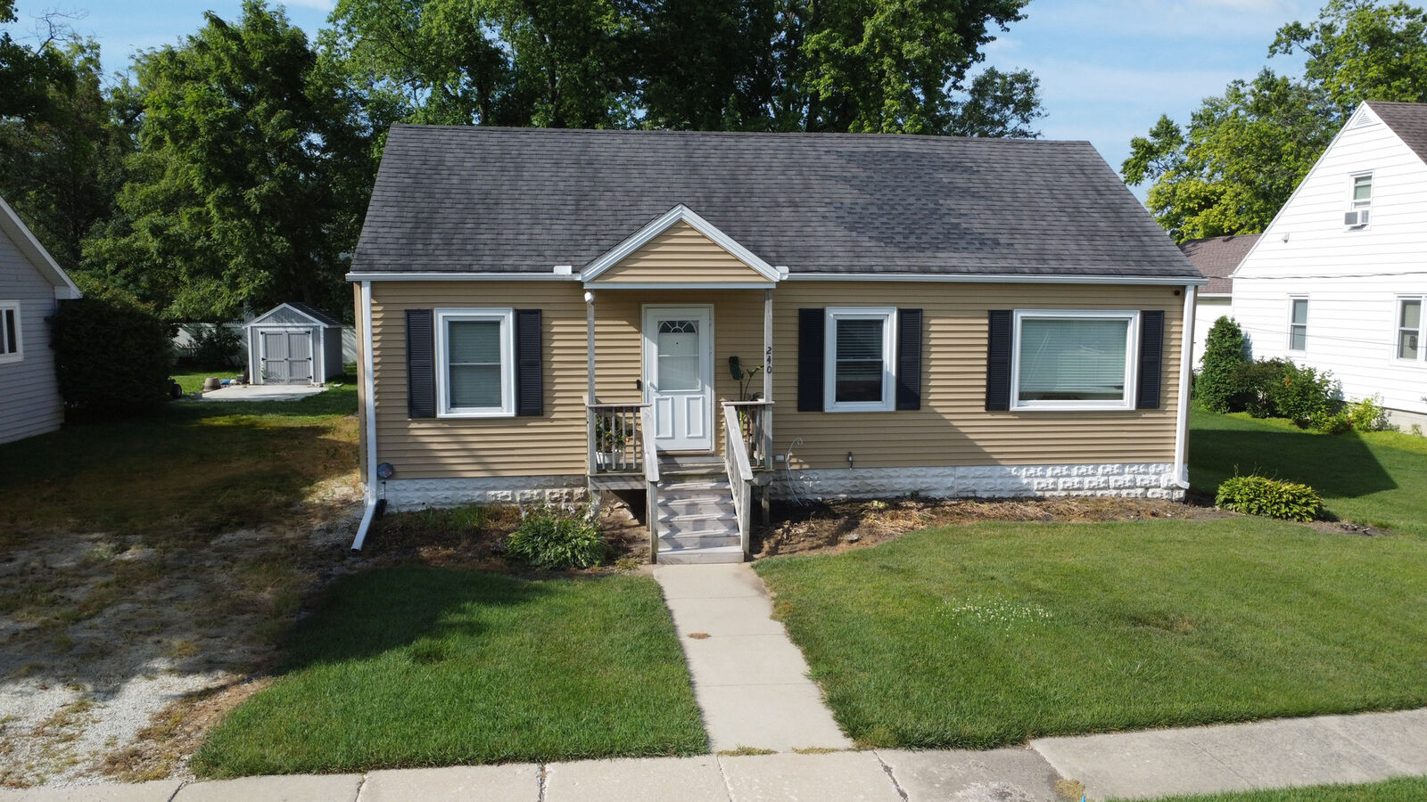 Property Photo:  240 E 3rd Avenue  IL 60927