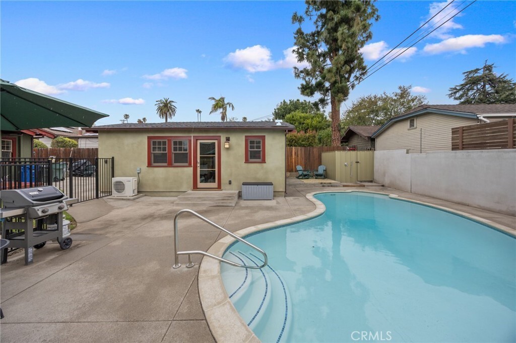 Property Photo: 1236 N Michigan Avenue CA 91104