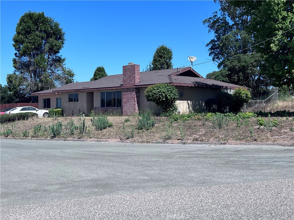 Property Photo:  777 Sierra Road  CA 93444 