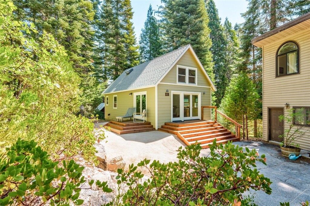 Property Photo: 7731 Forest Drive CA 93623