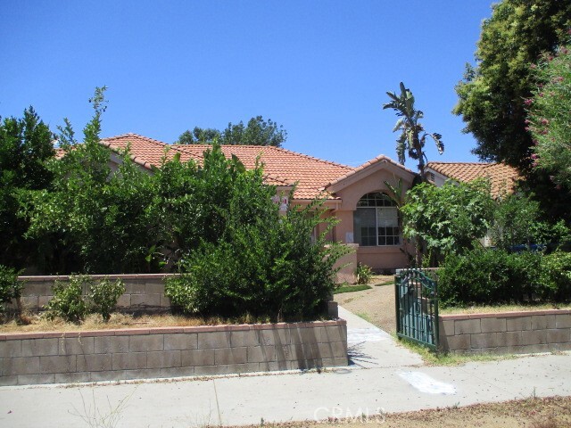 Property Photo: 6243 Fallbrook Avenue CA 91367
