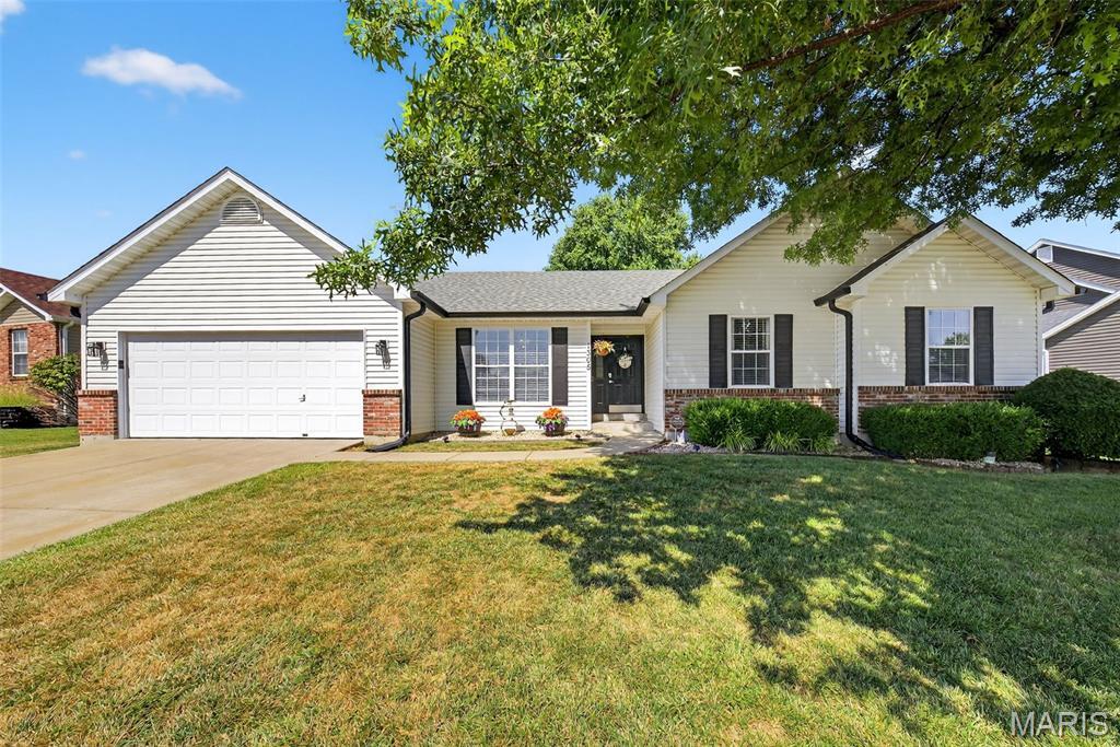 1305 Grand Canyon Drive  Wentzville MO 63385 photo