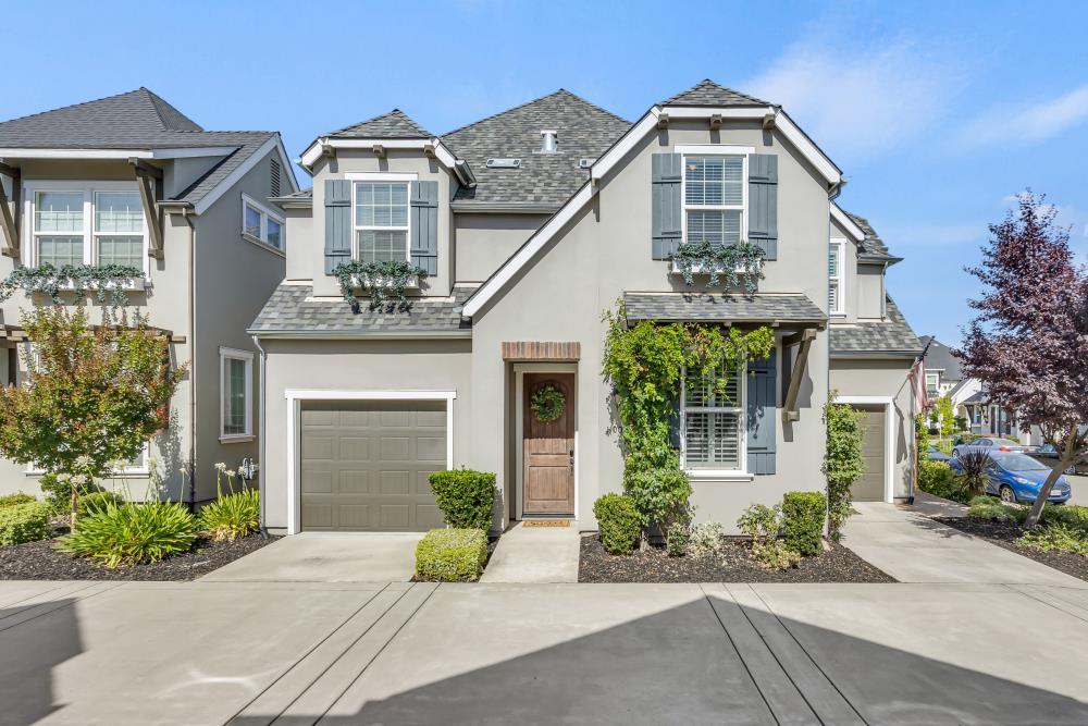 Property Photo: 1100 London Place CA 95747
