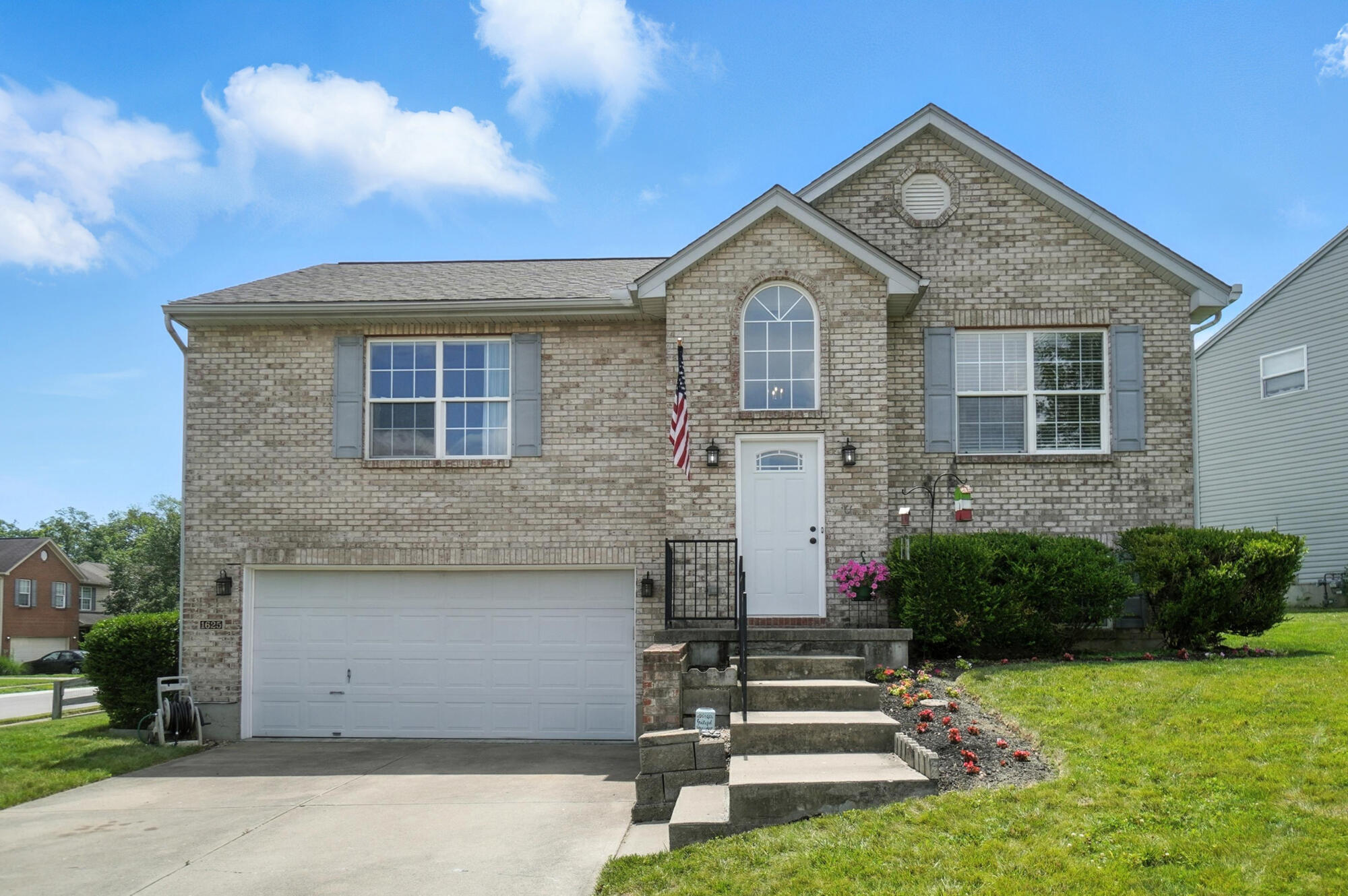 Property Photo: 1625 Hogan Lane KY 41042