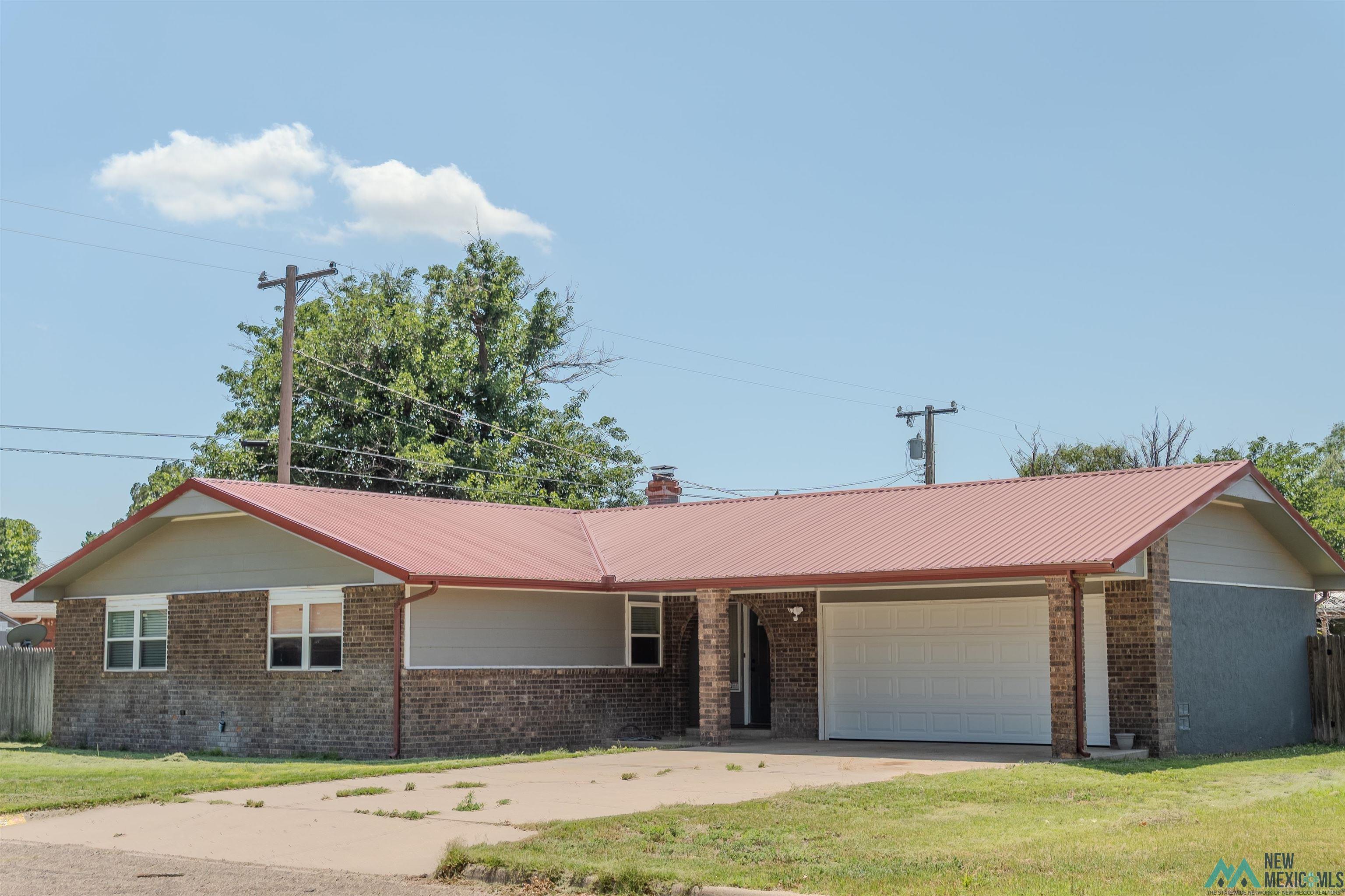 Property Photo:  1716 S Avenue M  NM 88130 