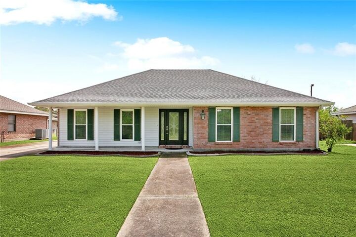 Property Photo:  255 Wilson Street  LA 70037 
