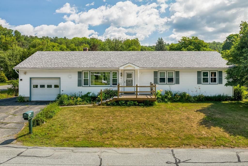 Property Photo: 21 Riverdale Parkway NH 03755