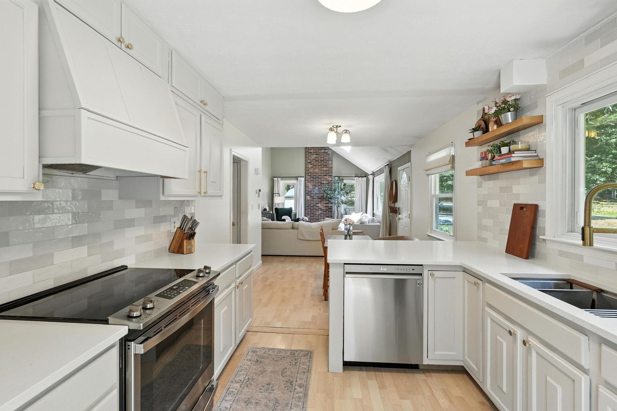 Property Photo: 11 Albany Avenue NH 03053