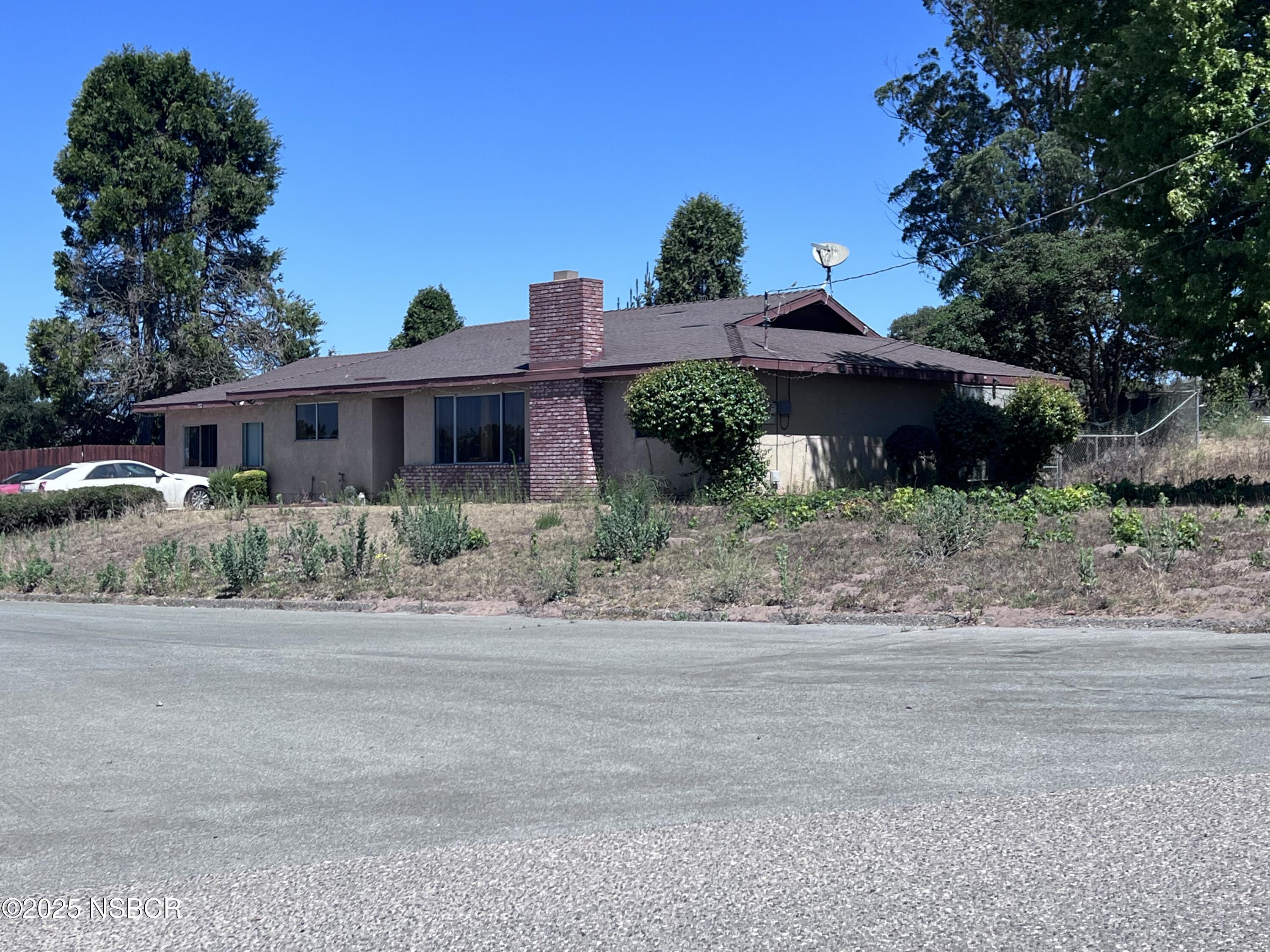 Property Photo: 777 Sierra Road CA 93444