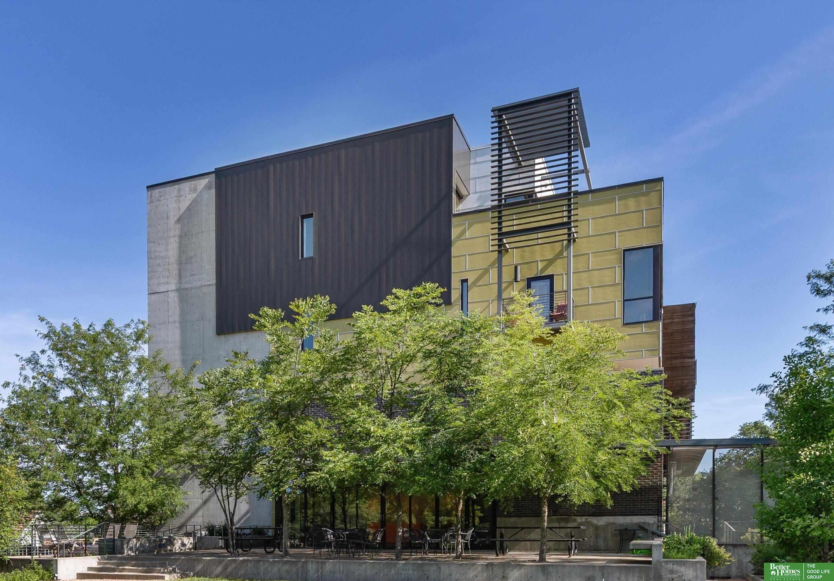 Property Photo: 1502 S 10th Street 304 NE 68108