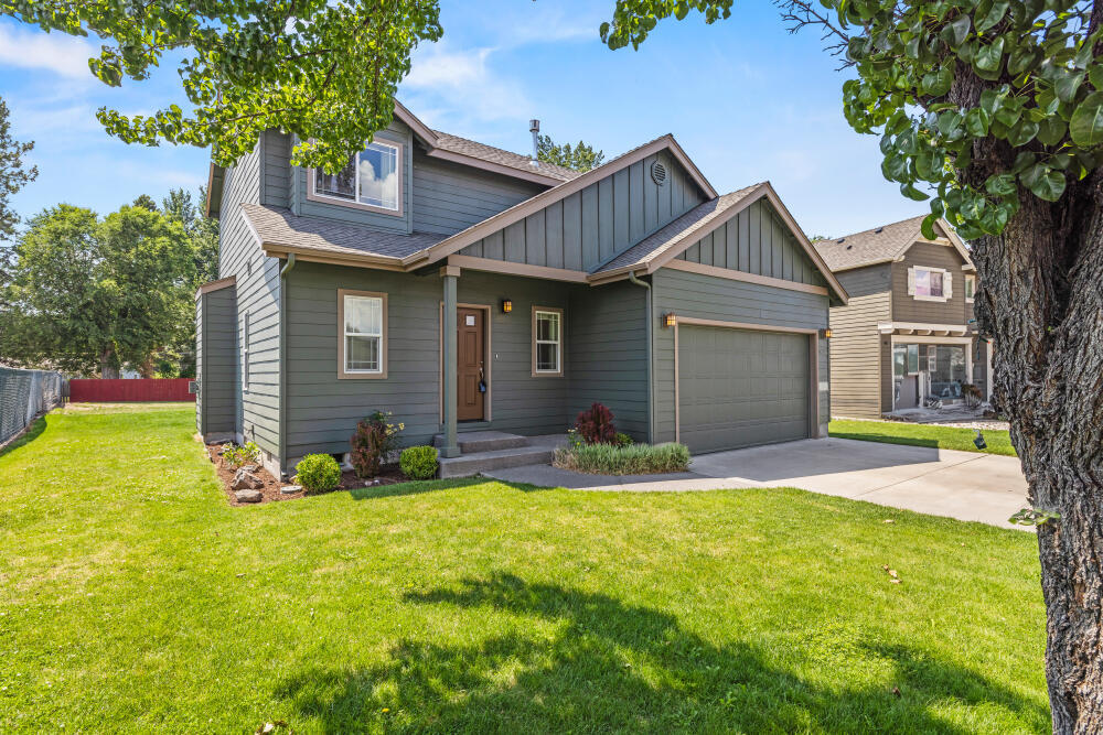 Property Photo: 3722 Birddog Drive OR 97603