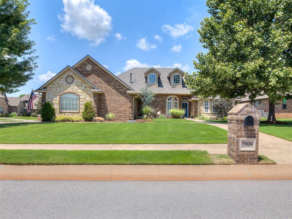Photo de la propriété:  2009 Pembroke Lane  OK 73003 