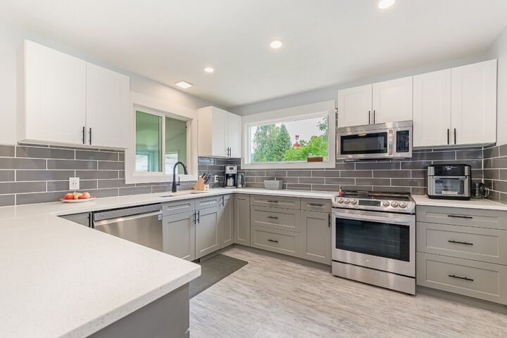 Property Photo: 1421 Rauma Avenue BC V0E 2V4