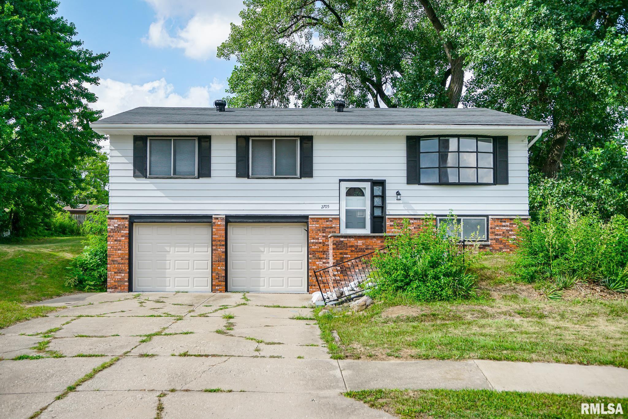 Property Photo: 2705 W Millbrook Court IL 61615