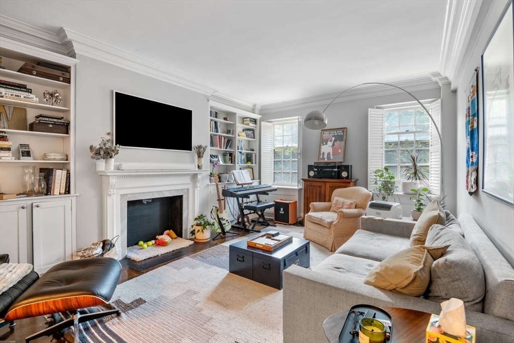 Property Photo:  180 Commonwealth Ave 5  MA 02116 