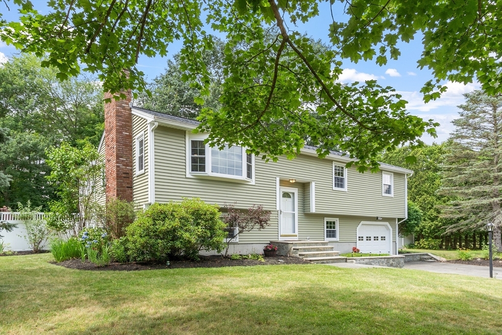 Property Photo: 5 Rolling Ridge Ln MA 01844