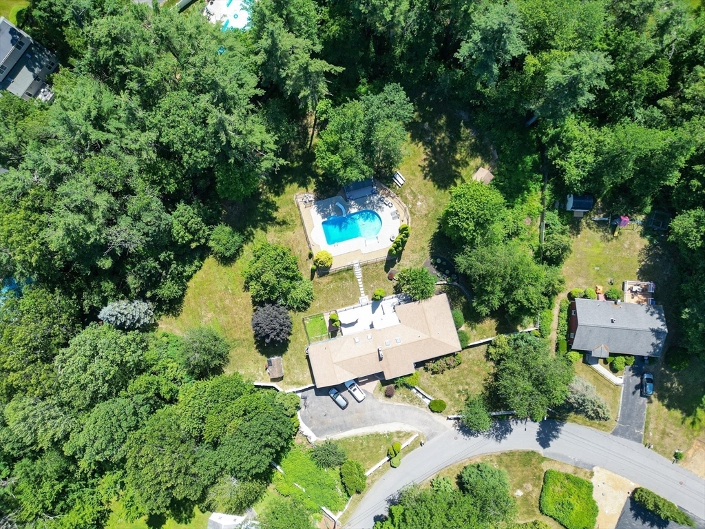 Property Photo:  44 Putnam Ln  MA 01520 
