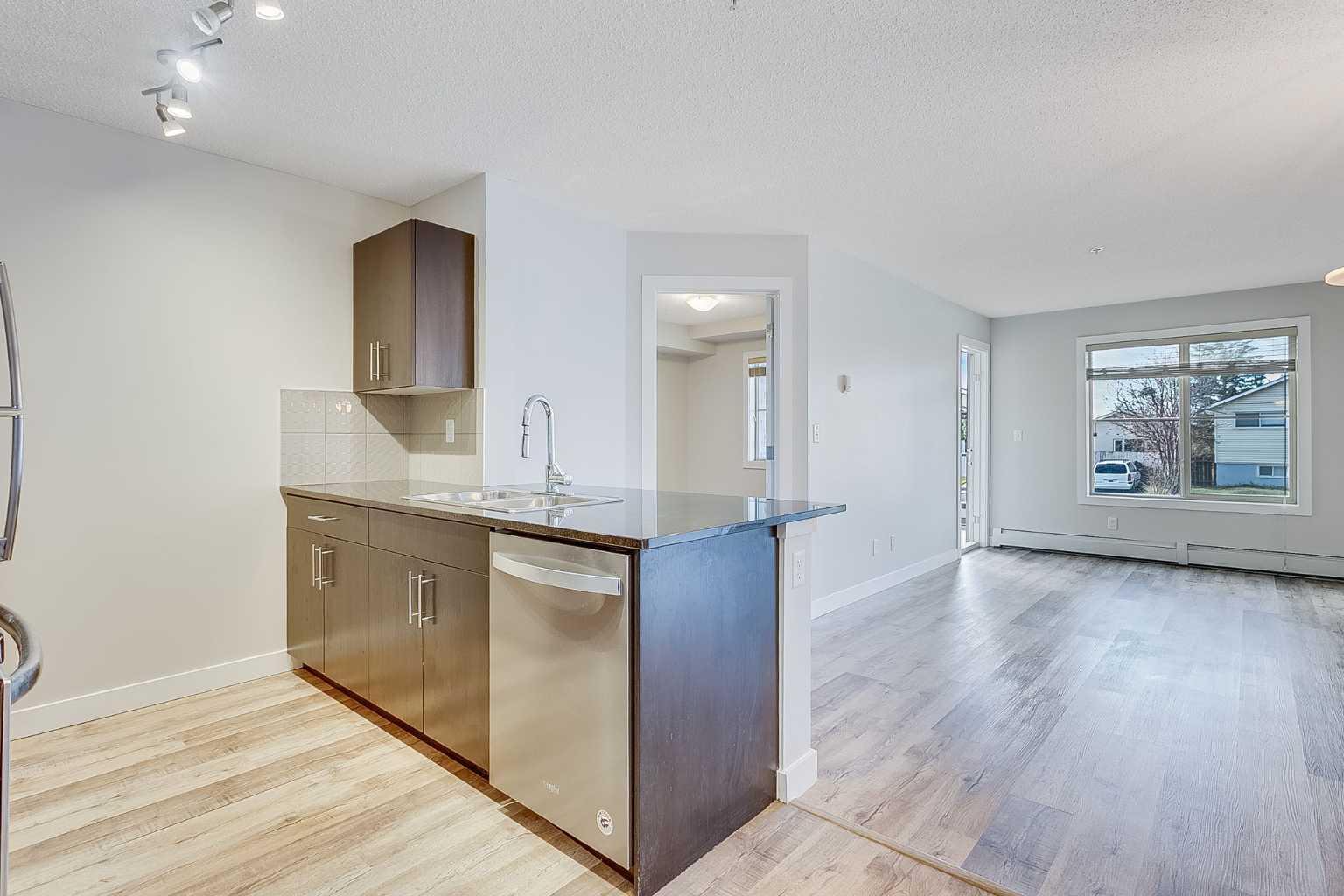 Property Photo: 1317 27 Street SE 4203 AB T2A 4Y5