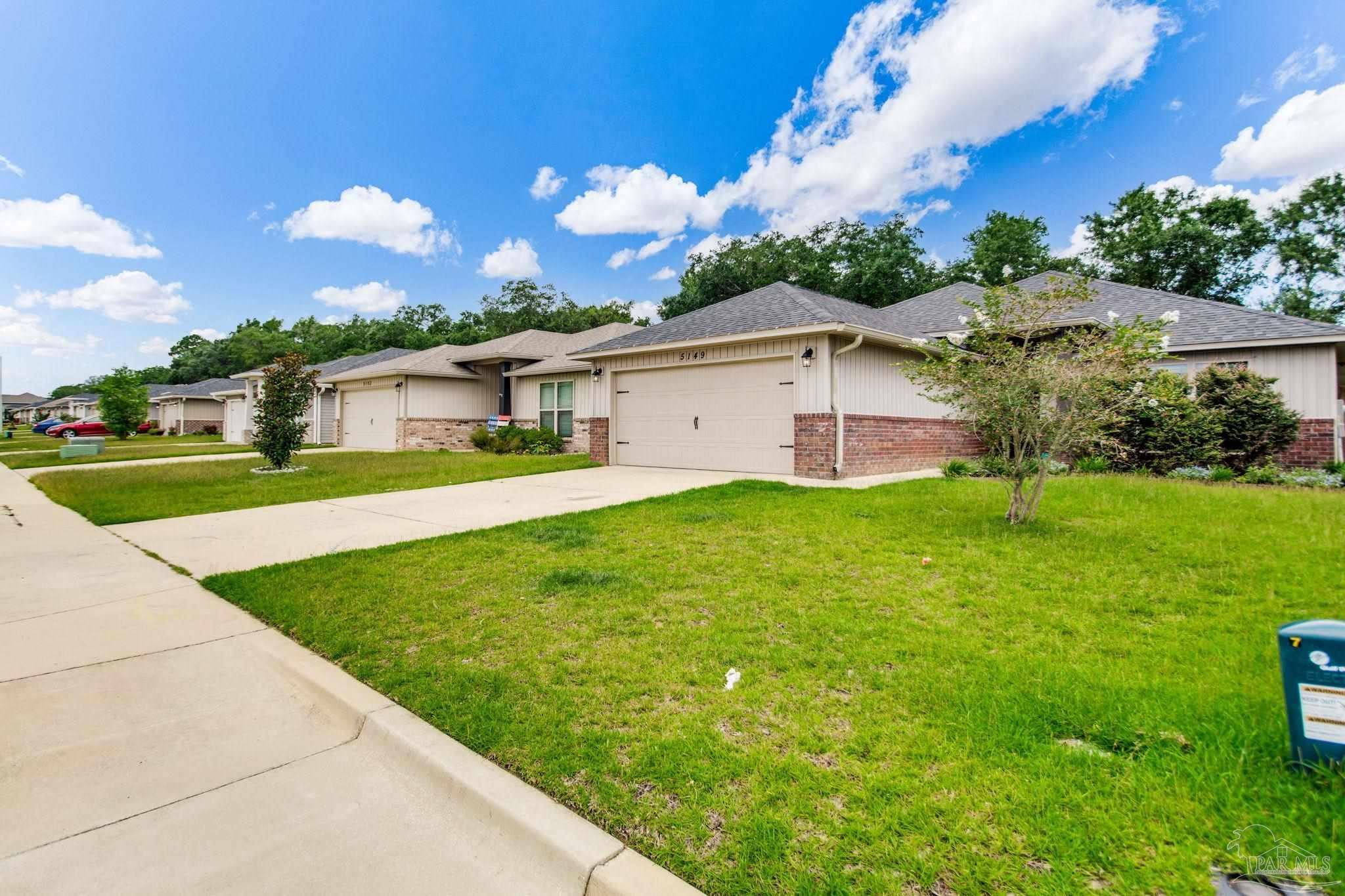 Property Photo:  5149 Peach Dr  FL 32571 