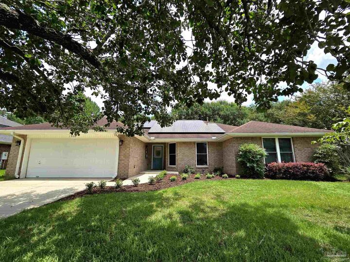 Property Photo:  1908 Joshua Dr  FL 32533 